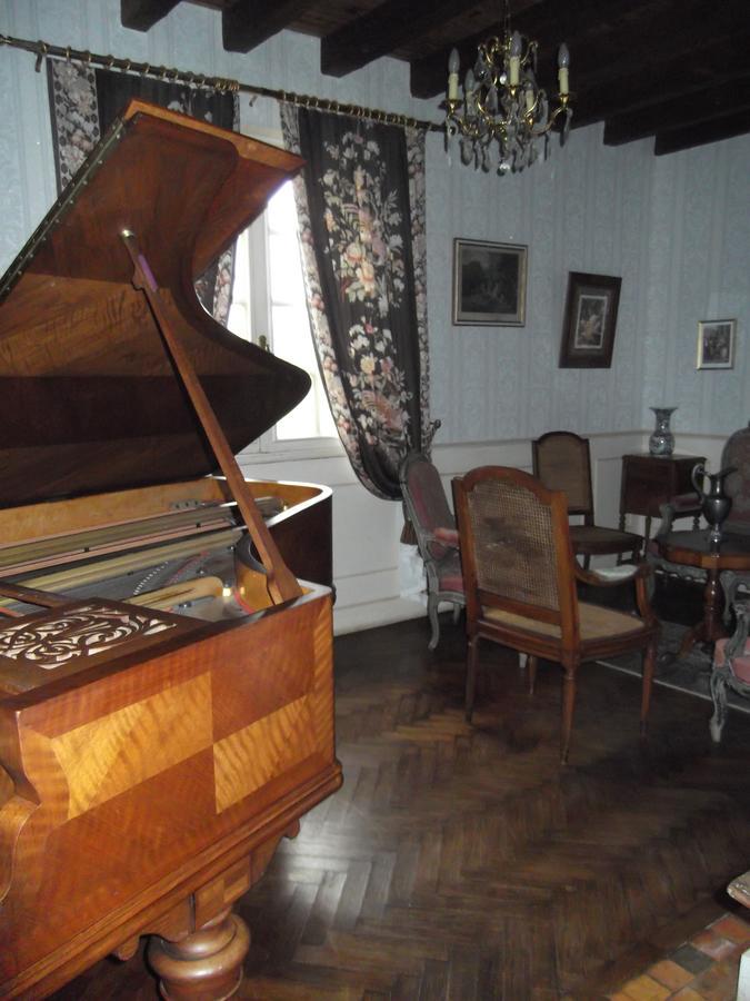 Le Clos De La Font Queroy Bed & Breakfast Vouthon